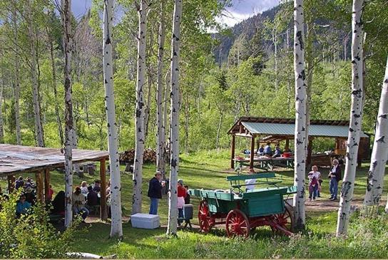 Parade Rest Ranch West Yellowstone Exterior foto